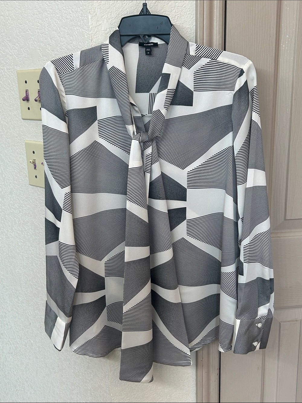 Express Black & White Geometric Tie-Neck Blouse